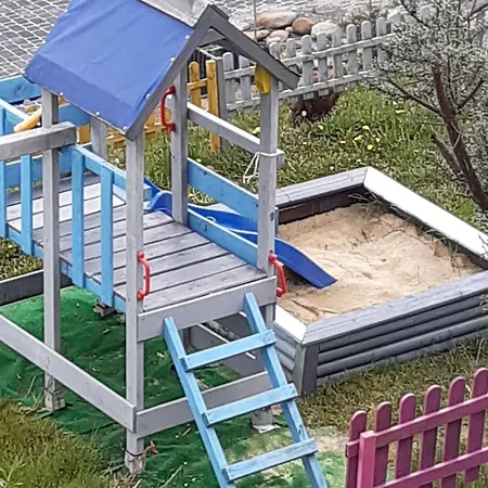 Modernes In Mit Grossem Garten By Interhome *